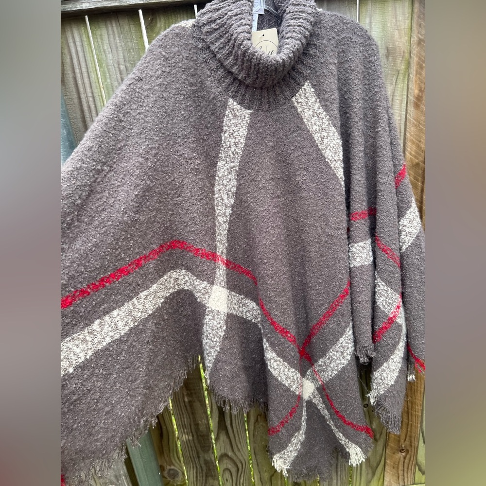 👗Mud Pie Cozy Turtleneck Poncho with Red and Gray Accents - Picture 4 of 8